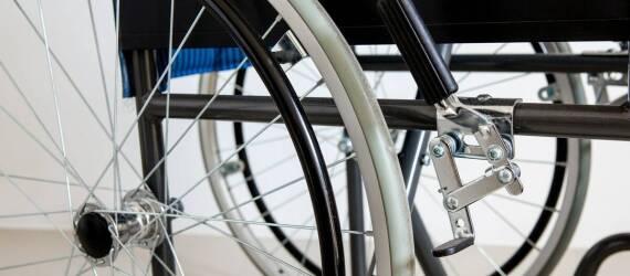 Jakie są najważniejsze cechy nowoczesnych wózków inwalidzkich?