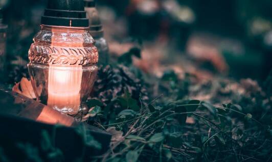 Jakie dokumenty są potrzebne do organizacji pogrzebu w Katowicach?