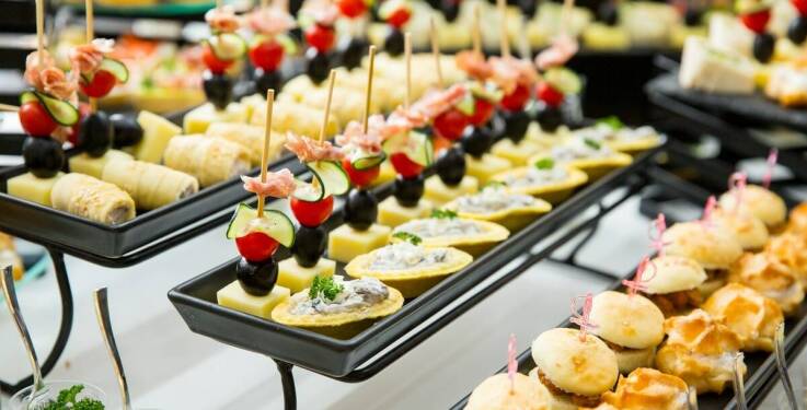 Transport i catering podczas imprez z laserowym paintballem - kompleksowa obsługa