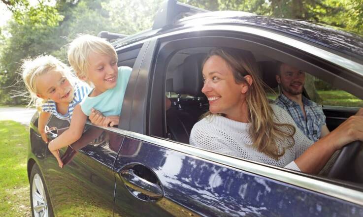 Aukcje samochodowe USA: jak wybrać niezawodne auto rodzinne?