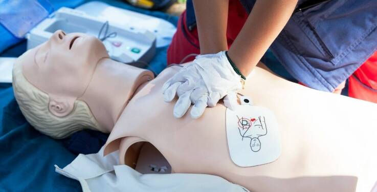 Kursy pierwszej pomocy – jakie umiejętności są najbardziej cenione przez pracodawców?