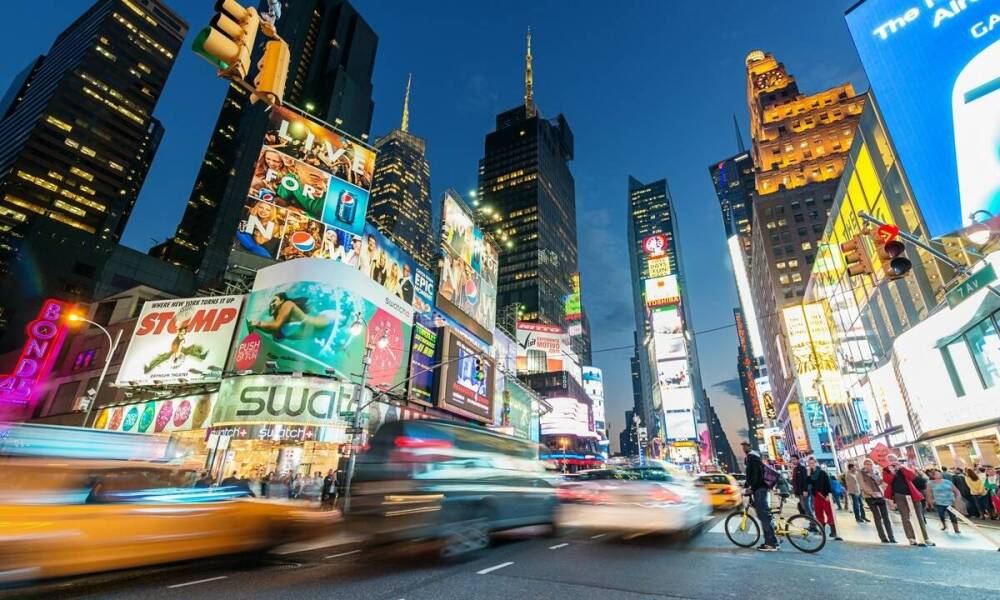 Jak dmuchane reklamy mogą zmienić postrzeganie marki przez klientów?