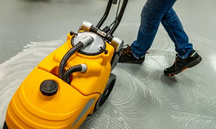 Jak integracja z Internetem rzeczy usprawnia pracę maszyn czyszczących?