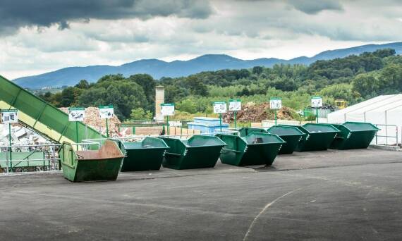 Jak kontenery brwinów wspierają efektywne zarządzanie odpadami budowlanymi?