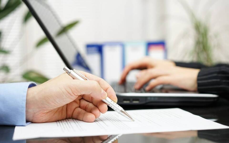 Jakie błędy najczęściej popełniają cudzoziemcy przy ubieganiu się o kartę pobytu?