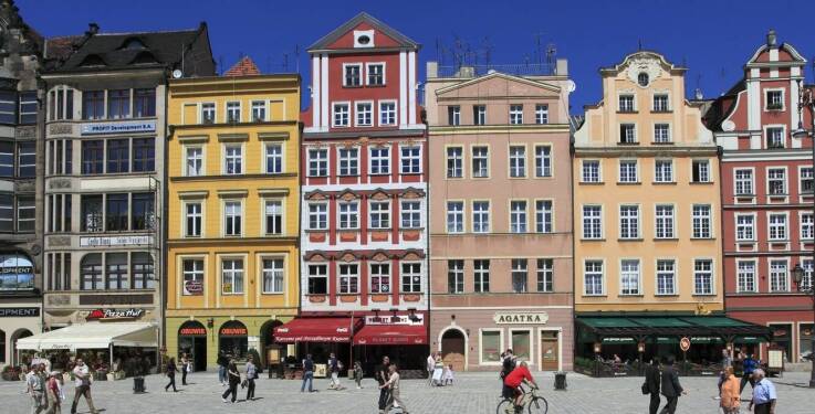 Jak lokalizacja w centrum Szczecina wpływa na komfort turystów?