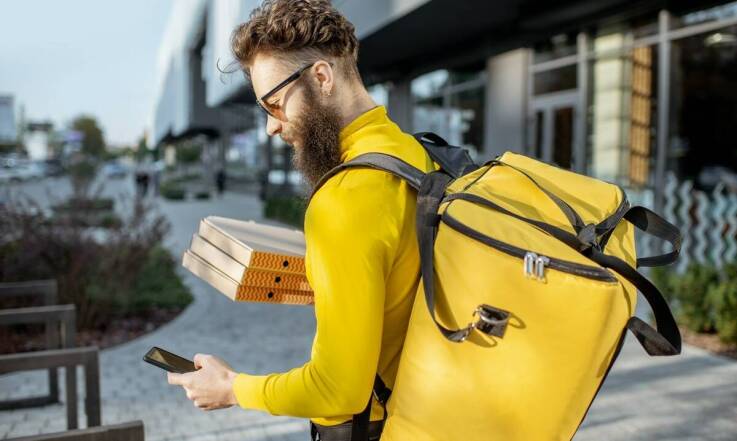 Rola kurierów w zapewnieniu jakości dostarczanych potraw