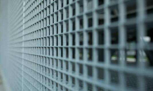 Zastosowanie bram wjazdowych harmonijkowych w obiektach sportowych