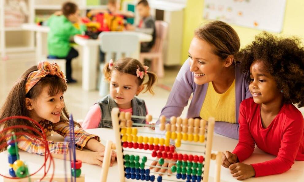 Jakie korzyści niesie opieka dzienna nad dziećmi w nowoczesnym przedszkolu?