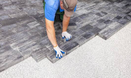 Jak transport kostki brukowej wpływa na jej trwałość?