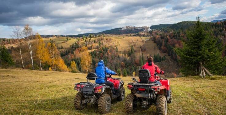 Organizacja wieczoru kawalerskiego z transportem do miejsca jazdy quadowej