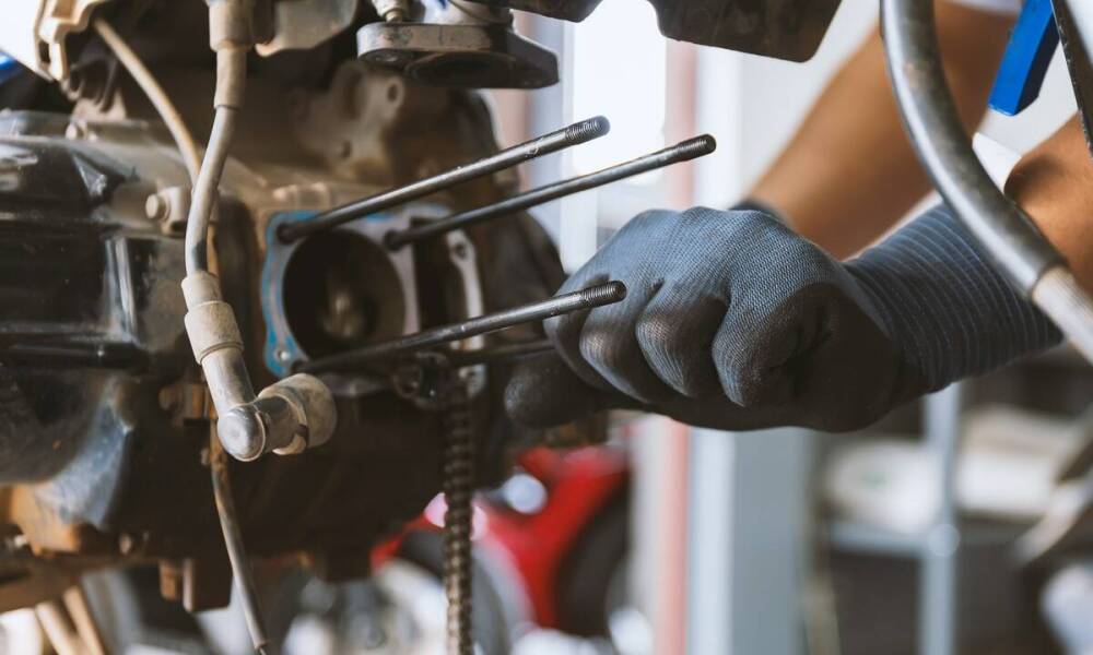 Profesjonalna naprawa uszkodzonych elementów systemu chłodzenia