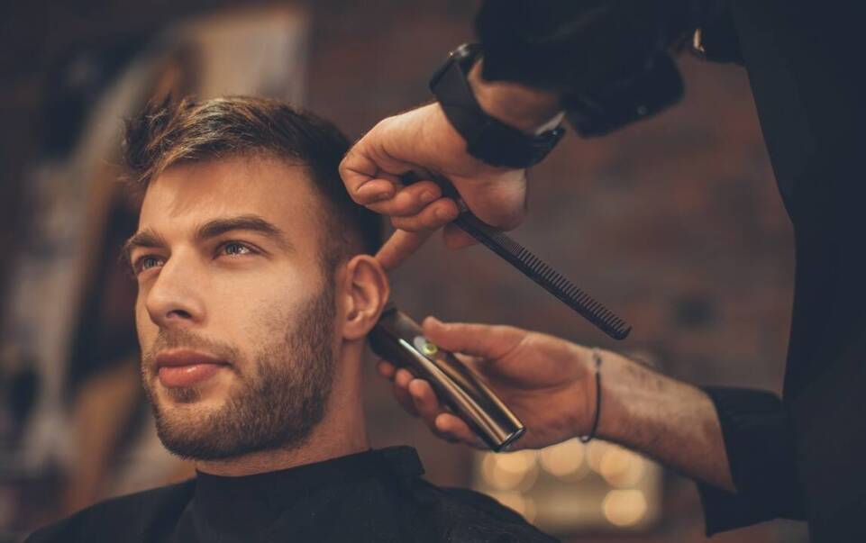 Dlaczego warto odwiedzić profesjonalny salon na strzyżenie brody?