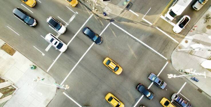 Jak postój taksówek pomaga w utrzymaniu niskich cen usług?