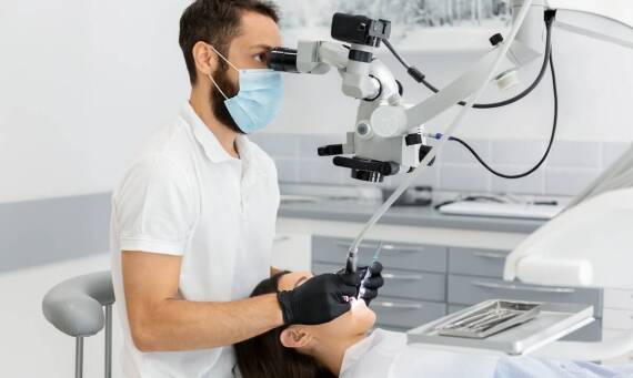 Ekstrakcja zębów: nowoczesne techniki minimalizujące dyskomfort