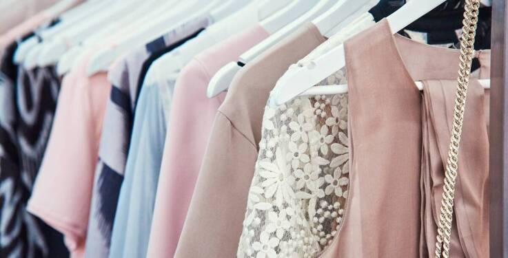 Jakie kroje odzieży damskiej cieszą się największym zainteresowaniem?