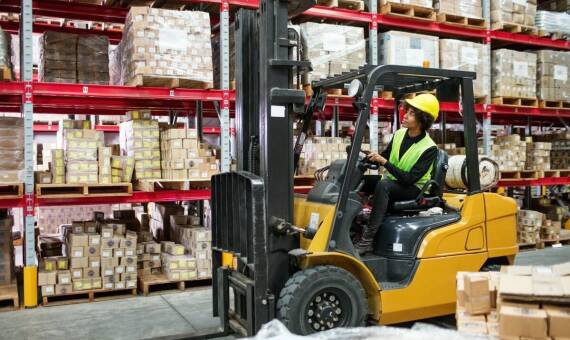 Jakie są najczęstsze pytania dotyczące sprzedaży wózków widłowych?