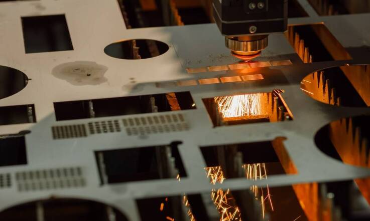 Jak automatyczne załadunki wpływają na efektywność cięcia rur laserem?