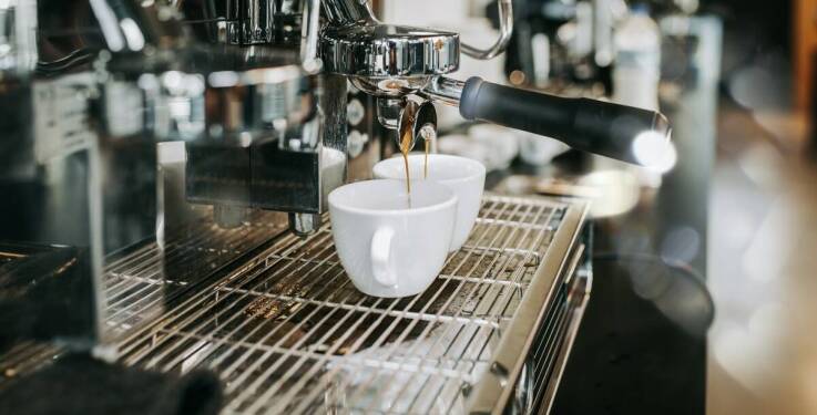 Jak wsparcie techniczne wpływa na użytkowanie dzierżawionych ekspresów do kawy?