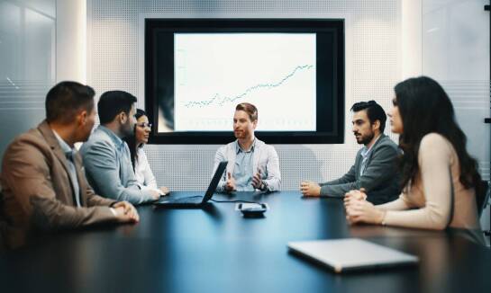 Znaczenie regularnej analizy finansowej dla stabilności operacyjnej