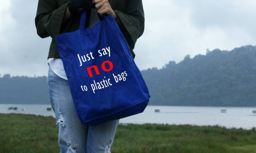 Jakie są społeczne korzyści wynikające z regularnego używania worków na odchody psa?