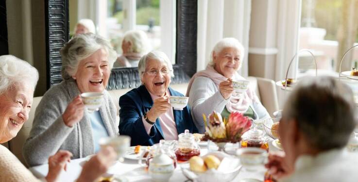 Jakie dodatkowe udogodnienia wpływają na komfort w domu opieki?