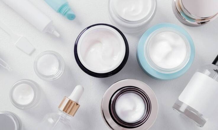 Antyperspiranty Vichy – jakie zapachy i formuły są dostępne?