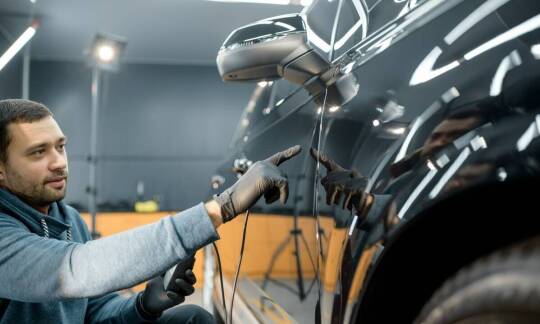 Przewaga usuwania wgnieceń bez lakierowania nad tradycyjnymi metodami