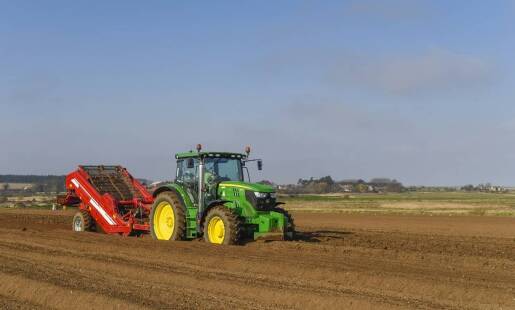 Wpływ precyzyjnego ustawienia sadzarki do ziemniaków na oszczędność czasu i zasobów