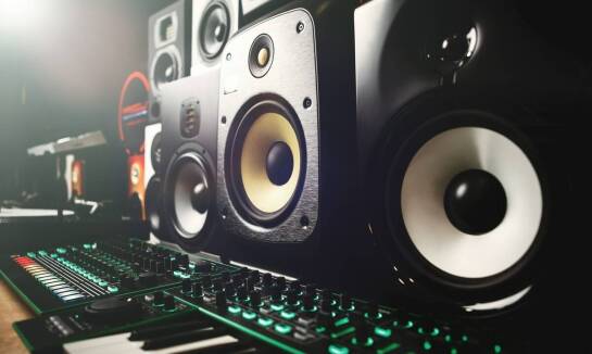 Najnowsze trendy w projektowaniu emiterów dźwięku dla profesjonalistów
