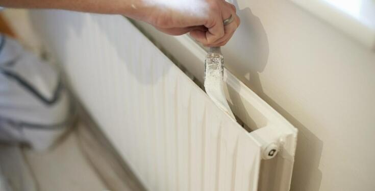 Jak proces odpowietrzania grzejników żeliwnych wpływa na rachunki za ogrzewanie?