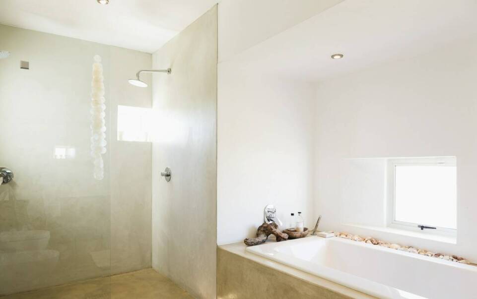 Brodziki prysznicowe w stylu minimalistycznym – jak je zaaranżować?