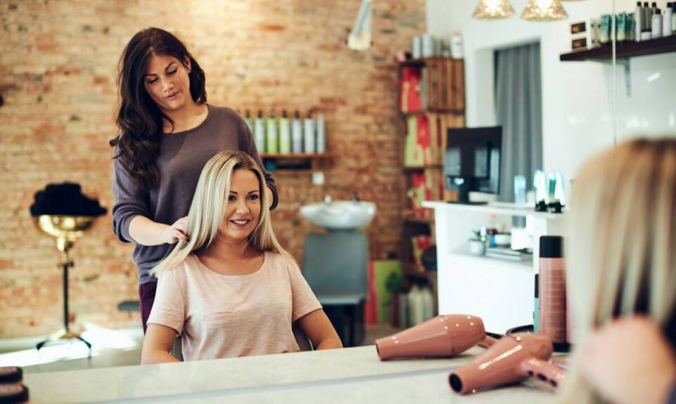 Jak kursy fryzjerskie w szkole policealnej mogą wpłynąć na Twoją przyszłość zawodową?