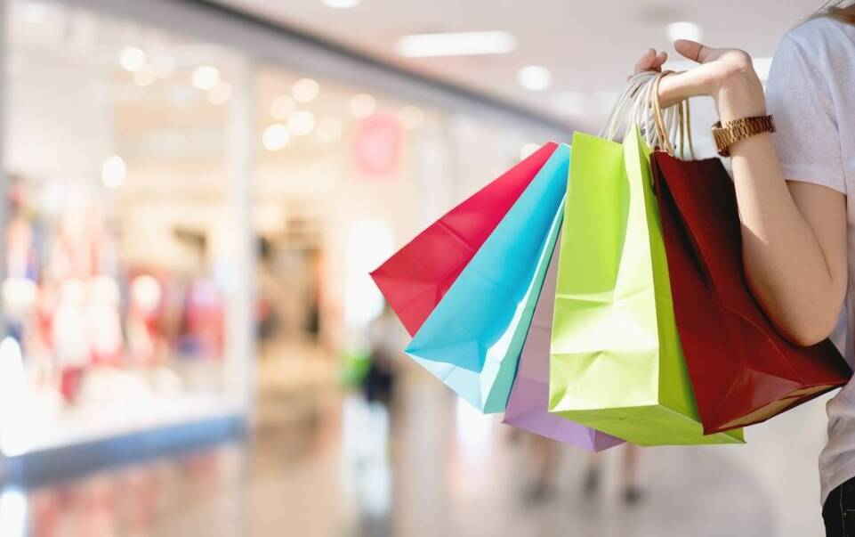 Personalizowane torby reklamowe z logo jako element budowy wizerunku firmy