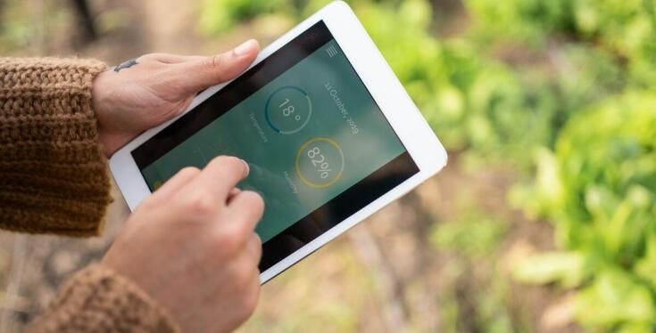 Jak systemy GPS pomagają w redukcji strat plonów?