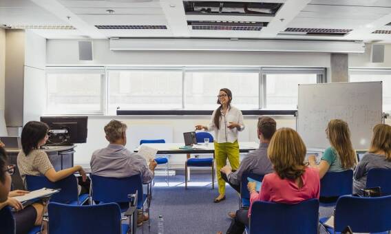 Struktura kursu ADR klasa 2: Czego można się spodziewać podczas szkolenia?