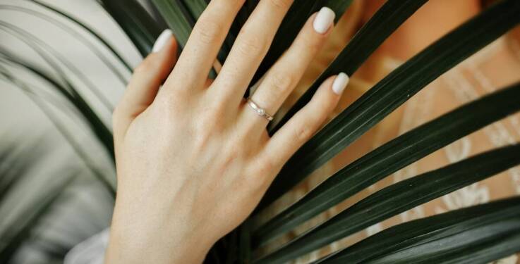Jak obrączki młotkowane wpisują się w aktualne trendy ślubne?