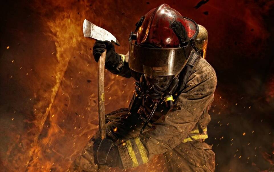 Jak wzornictwo wpływa na cenę munduru strażackiego?