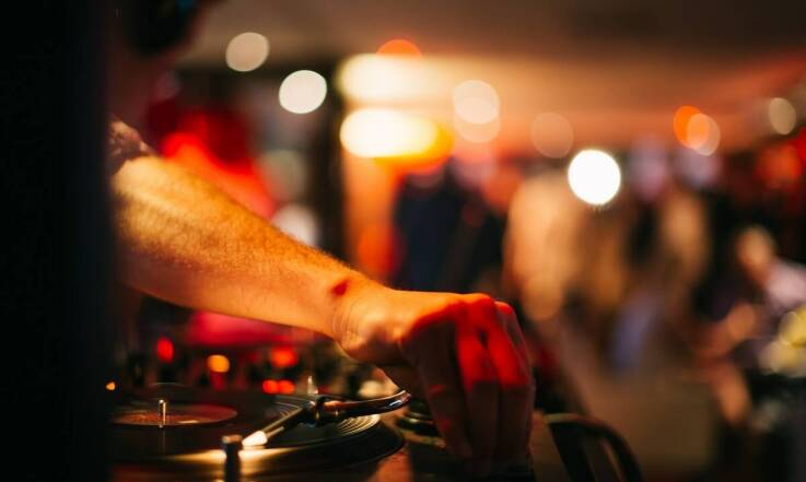 Taniec pośladkami: Sposób na zwiększenie pewności siebie i odkrywanie zmysłowości