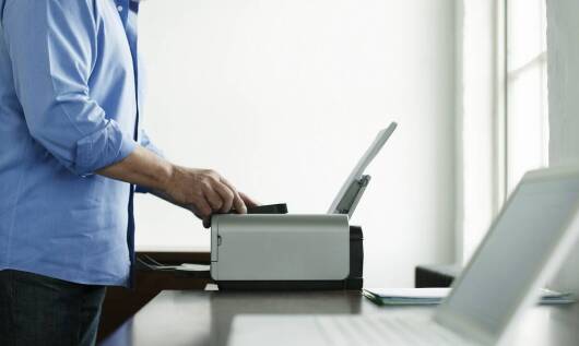 Jak konserwacja urządzeń wpływa na wydajność tonera mpc2503?