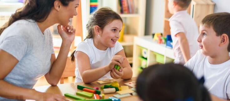 Jak nasza placówka dba o wszechstronny rozwój dzieci poprzez edukację językową?