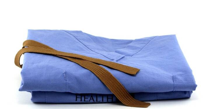 Jak legginsy medyczne wpisują się w standardy odzieży medycznej?