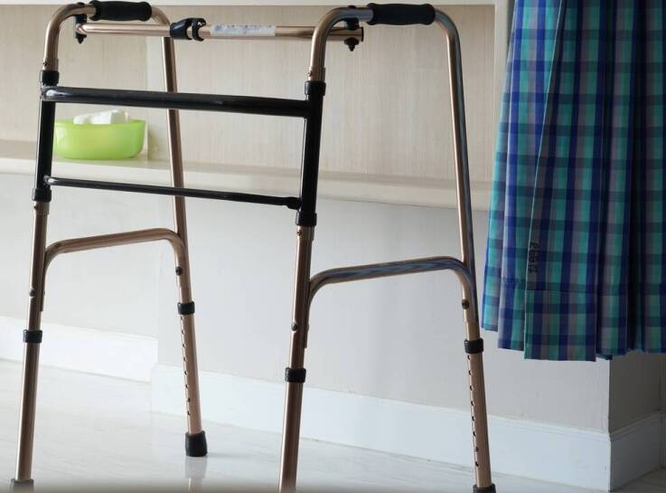 Co sprawia, że wypożyczanie kul ortopedycznych jest opłacalne dla osób z czasowymi urazami?