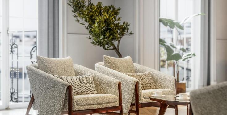 Jak dostosować personalizowane kapcie do charakteru obiektu?