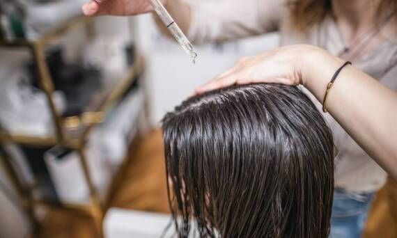 Skuteczność terapii trychologicznych w pobudzaniu wzrostu włosów