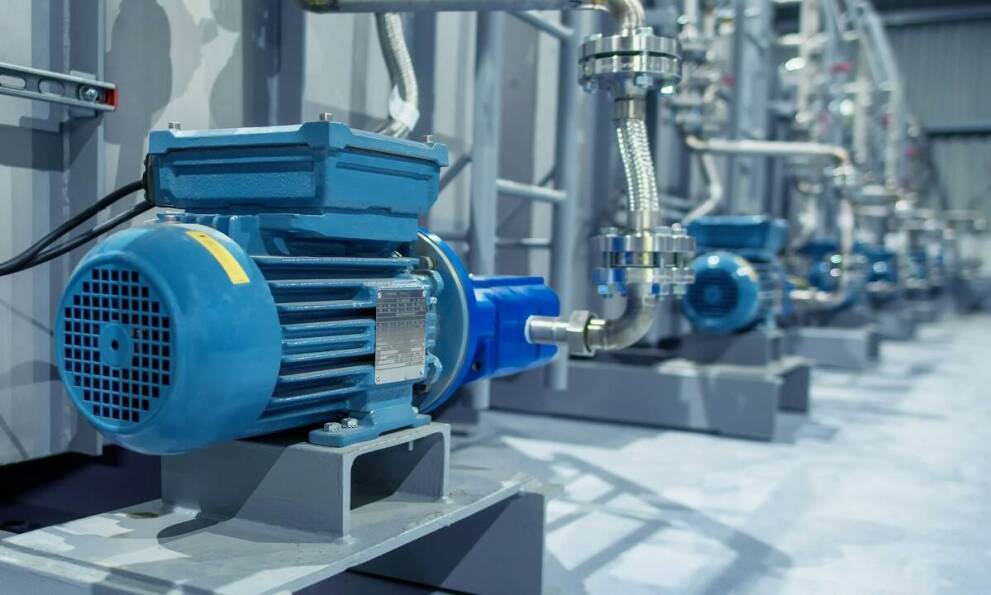 Co obejmuje kompleksowy serwis układu zasilania z pompami?