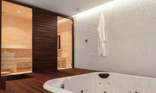 Dlaczego warto łączyć sesje w saunie z hydromasażem w jacuzzi?