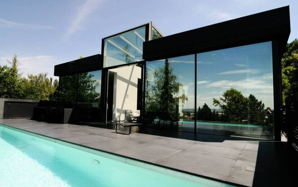 Jakie są możliwości montażu drzwi HST w nowoczesnym budownictwie?