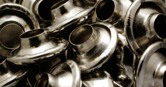 Zastosowanie nitów z dużym kołnierzem w trudnych warunkach środowiskowych