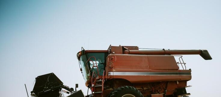 Jak transport HDS wspiera przewóz maszyn rolniczych?